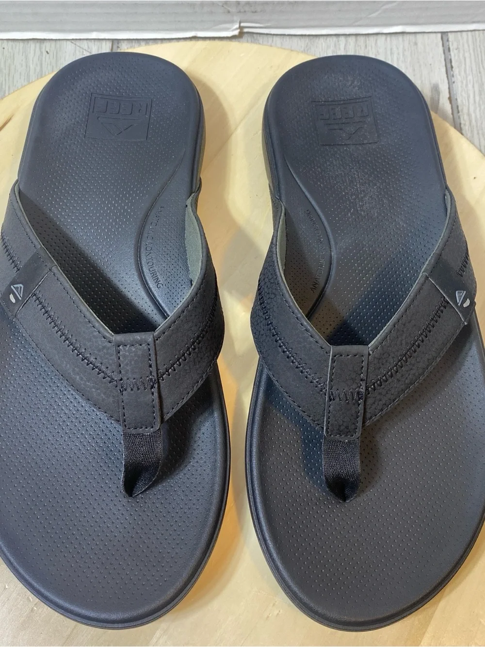 REEF Men's  10 Cushion Phantom 2.0 Flip Flop Thong Sandals Black